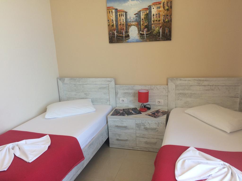 סרנדה Berti Apartments מראה חיצוני תמונה