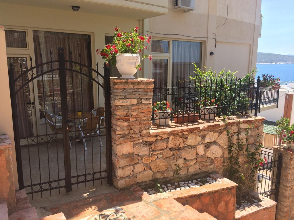 סרנדה Berti Apartments מראה חיצוני תמונה