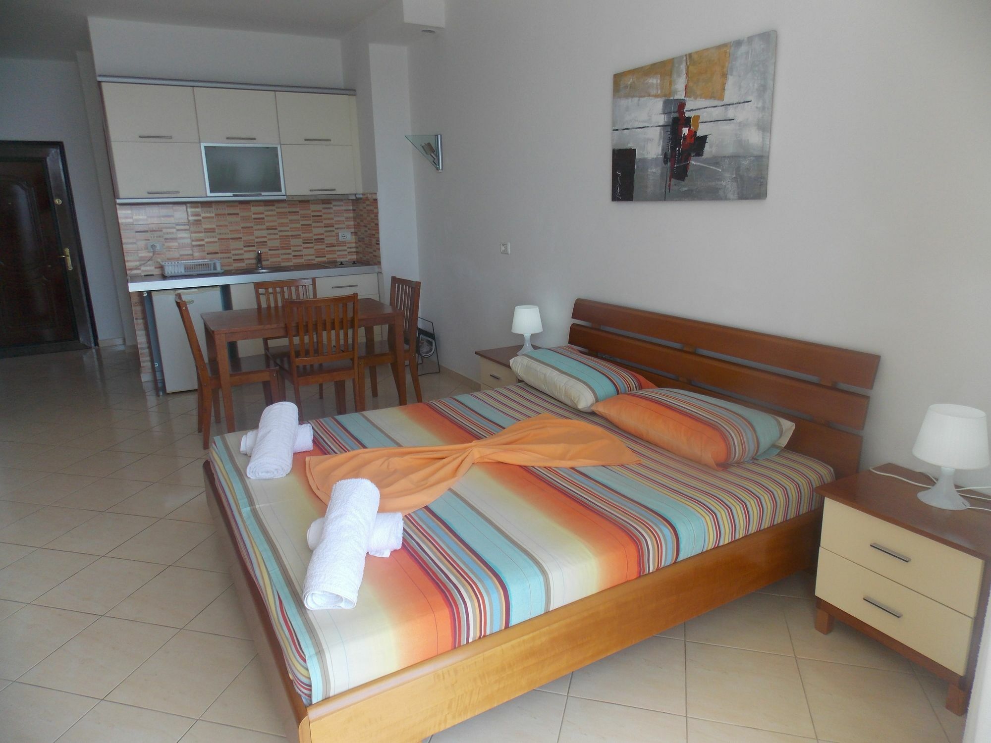 סרנדה Berti Apartments מראה חיצוני תמונה